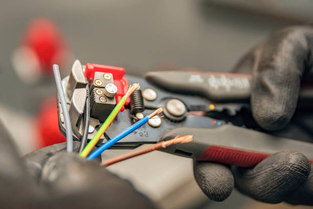 Best Local Electrician Companies  in West Freehold, NJ